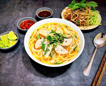 Bún bò chả